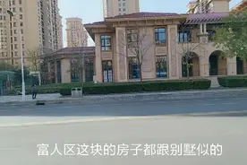 小伙体验24小时自助身份证办理，结果机器坏了！视频封面