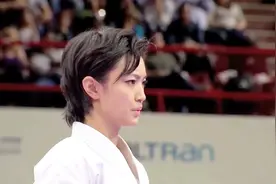 日本短发女神打起空手道来没男人什么事了！帅气英姿引全场欢呼视频封面