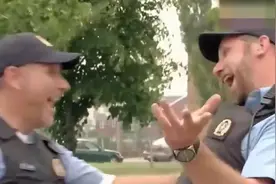 国外恶搞，亲吻整蛊路人，看一次笑一次视频封面