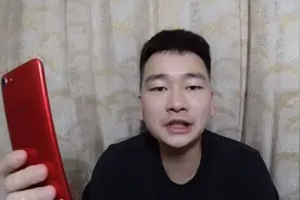 在“拼多多”花300多买的OPPO A1开箱：我游戏虽菜，但它是真卡！