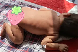 新生儿的胸部可以挤吗？为什么在农村很多人，还给宝宝挤胸部视频封面