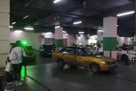 有司机说哈站北广场地下停车场通道复杂，开车经常迷路，你咋看？视频封面
