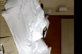 马苏验出身孕，和沙溢领证结果。两个失恋之人结合