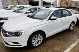 如果买车要说性价比，那传奇宝来毋庸置疑，手动低配裸车才七万多视频封面