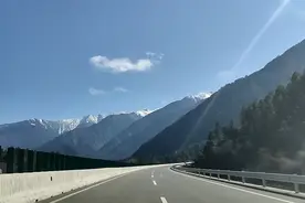 自驾拉萨到林芝，一路美景无处不在