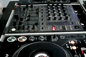 2010年火遍欧洲的 hands up 经典 Ravers Fantasy