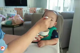 带俩娃的全职妈妈辛苦的一天，这工作强度太辛苦，值得吗？视频封面