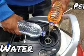 汽油跟水混合加进车里会如何？小伙亲测，好像也没啥区别啊！