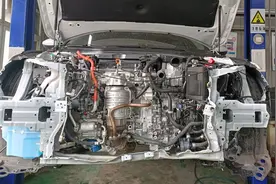 看看本田新雅阁的底盘平整度，是不是算B级车里最好的了？