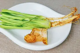 香菜和生姜一起煮一煮，原来作用这么厉害，农村土办法，省钱实用