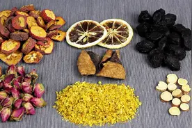 酒店大厨传授酸梅汤最正宗熬法，消暑必备，夏天冰镇简直过瘾视频封面