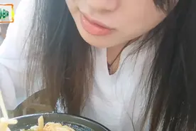 打工妹一周至少吃两次螺蛳粉 第一次正式和头条的朋友做自我介绍