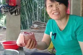 想要快速简单的去除猪脚毛，只要学会这一招，再多的猪脚都不怕