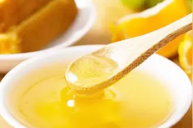 蜂蜜保存到底能不能放冰箱呢？我也才知道，看完清楚了视频封面