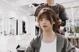 台湾省小姐姐第一次在上海染头发，一个小时后心满意足焕然一新视频封面