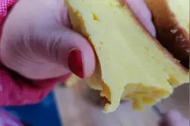 今天做了蛋糕🍰给大家说一下电饭煲蒸蛋糕不能太满要不然会炸