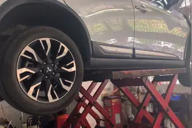 欧蓝德一年半开了五万公里，换变速箱油和刹车油，猜猜花了多少