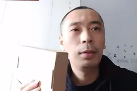 华为超级快充头。里面怎么有铁块呢？卖家说这是散热铁块。视频封面