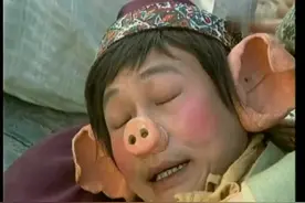 老龟驮着唐僧师徒过通天河，白龙马跟着享受，也尝尝骑龟的滋味视频封面