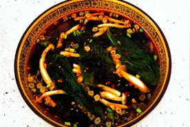 蘑菇紫菜汤，鲜香解馋