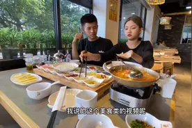 你以为美食博主吃饭要花钱？天真，我给你揭秘美食博主怎么赚钱！视频封面