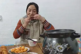 东北赶集25元一只的小鸡，到底能不能吃？物价便宜回到解放前