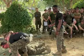 美国特种部队，电击枪脱敏训练，看着就痛！