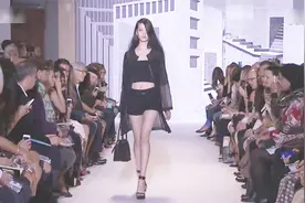 五官精致 一股不食人间烟火的气质 超模项偞婧！视频封面