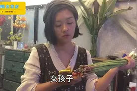 女生最喜欢什么颜色的鲜花礼物呢，玫瑰桔梗搭配这样的颜色好仙气视频封面