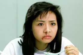 因为一块豆腐乳，霸王花在食堂打架，都被打的流鼻血还说是上火了