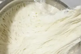 发面到底用泡打粉好，还是酵母粉好？看完明白了！视频封面