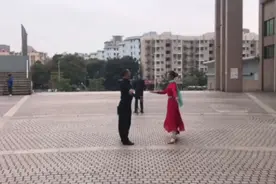 休闲快三《圆舞曲》背面音乐演示和1-6节讲解，王老师与邬老师