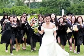 全民配音大赛，搞笑视频，拍毕业照不是为了留念，而是为了搞笑视频封面