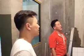 厨房贴黑白格网红瓷砖，被吐槽像公厕！装修小伙：业主喜欢才最好