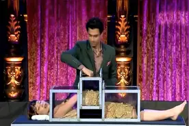 魔术揭秘：刀片切割人体，毫发无损，原理是这样