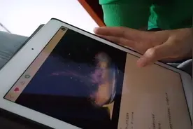 姐姐平板电脑上的快手小视频好好看(｡･ω･｡)ﾉ♡