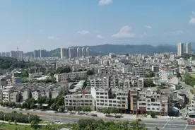 五线小县城一平方5500元的房子，这个全景值吗？视频封面