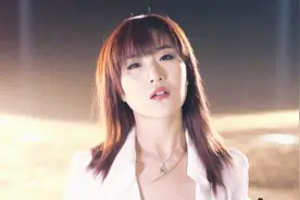 一首《到底是为了什么》唱入你心，听得心酸又心痛！