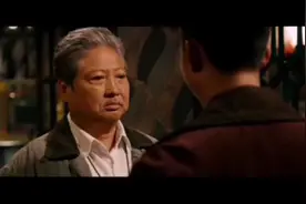 洪金宝一个最灵活的胖子，一人打翻多人，绝招“背手摔”视频封面