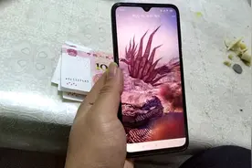 太神奇，扫一百元居然扫出凤凰，怎么玩的，教给大家视频封面