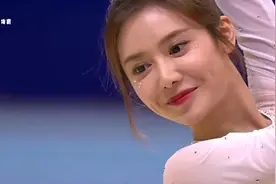 NBA最美女主播美娜分手,否认富二代男友劈腿,二人曾同游日本