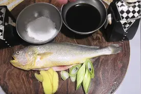 冰箱里冷冻好久的鱼，怎样做才能让家人赞不绝口，下次还要吃！