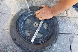 电动车真空胎胎边漏气怎么办？永哥教你一招，轮胎再用3年没问题