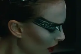 《黑天鹅》白色中死去，黑色中重生。