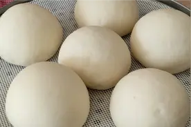 蒸馒头是有技巧的，学会这个方法，馒头可以一片片撕着吃，收藏了