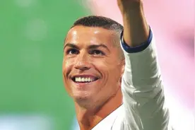 最后的告别！C罗最后一次在伯纳乌演讲，众将士含泪送别！视频封面