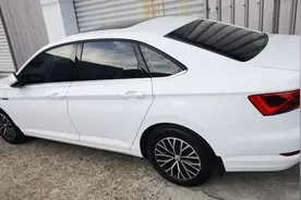 新速腾外观真的很大气，白色，金色，银色，黑色你会选择哪个颜色