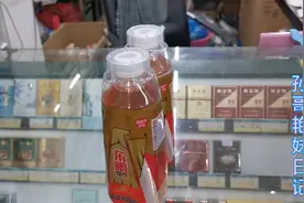 为了让消费者记住它，东鹏特饮独创设计两个盖子