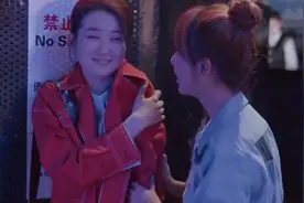 乖乖女带闺蜜去酒吧，没有想到呀，这样的酒吧乖乖女居然常来视频封面