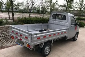 家里面没有小车，打算买个五菱的微卡。是买单排还是双排呢？